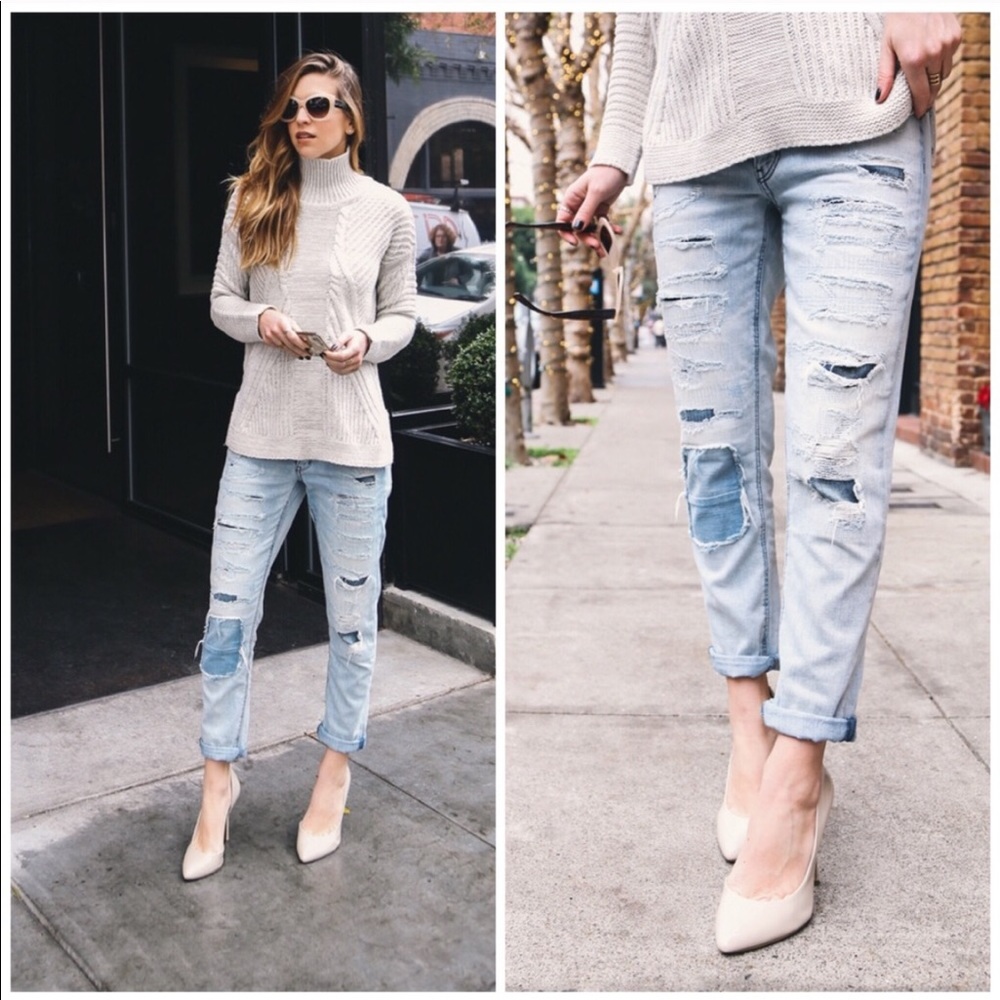American eagle distressed jeans.